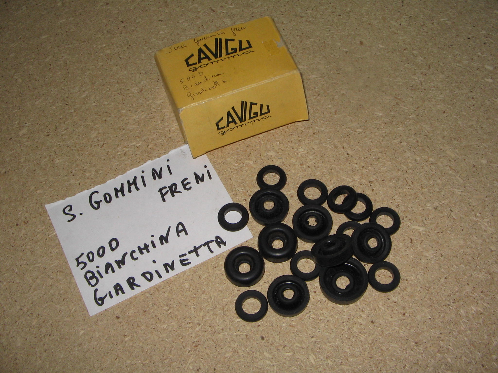 SERIE GOMMINI  FRENI  -- GIARDINETTA   n.385